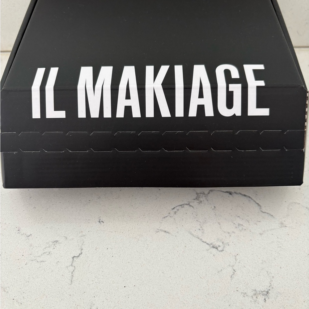 IL MAKIAGE 3 Piece Set - Picture 5 of 5